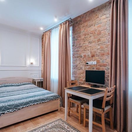 Stylish Latvian-Style Studio Apartment Near City Center, Parks, Cafes & Public Transit リガ エクステリア 写真