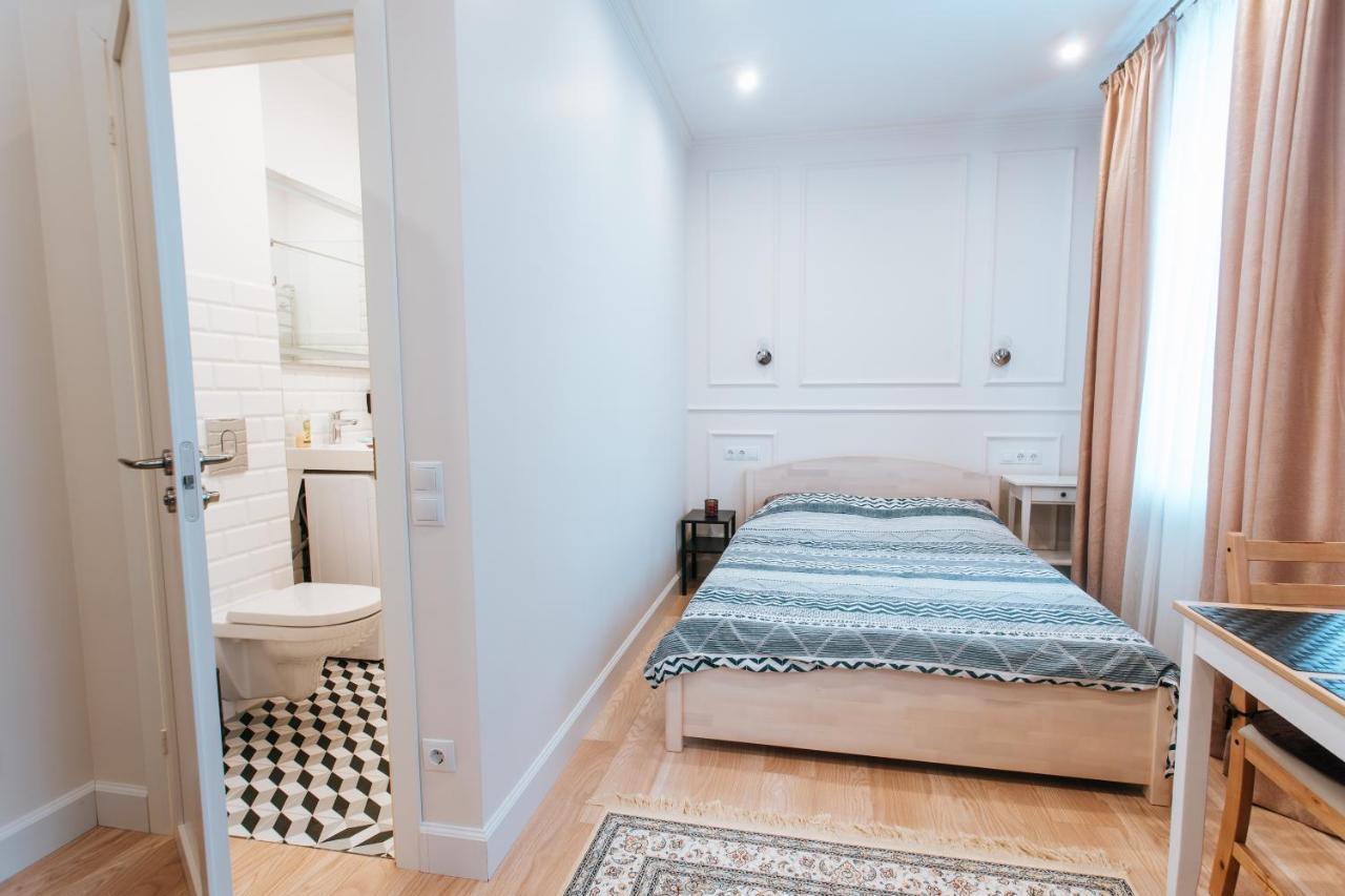 Stylish Latvian-Style Studio Apartment Near City Center, Parks, Cafes & Public Transit リガ エクステリア 写真