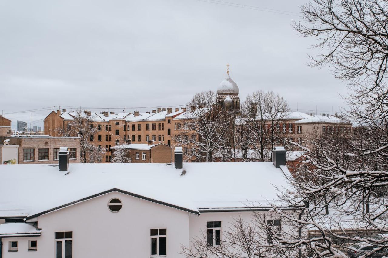 Stylish Latvian-Style Studio Apartment Near City Center, Parks, Cafes & Public Transit リガ エクステリア 写真